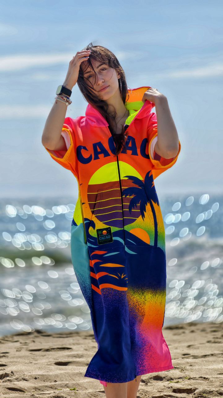 Pink Magic women’s beach poncho towel with hood, zipper and pockets – CACAO Beachwear™