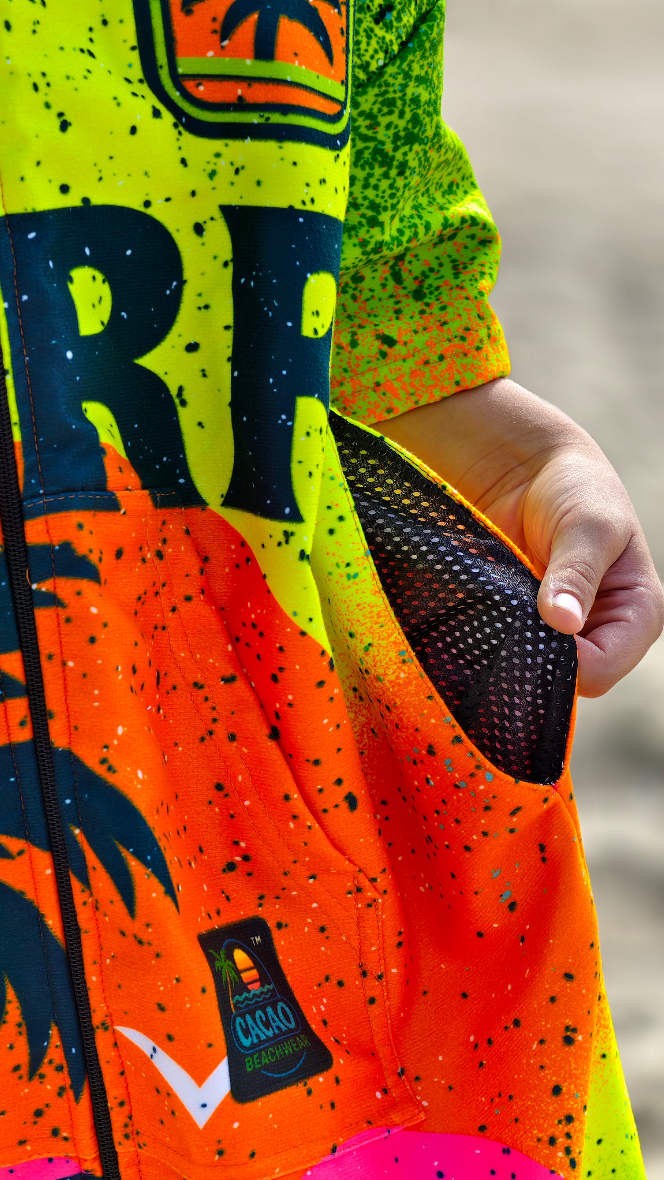 Surf Vibe children’s beach poncho towel with hood, zipper and pockets – CACAO Beachwear™