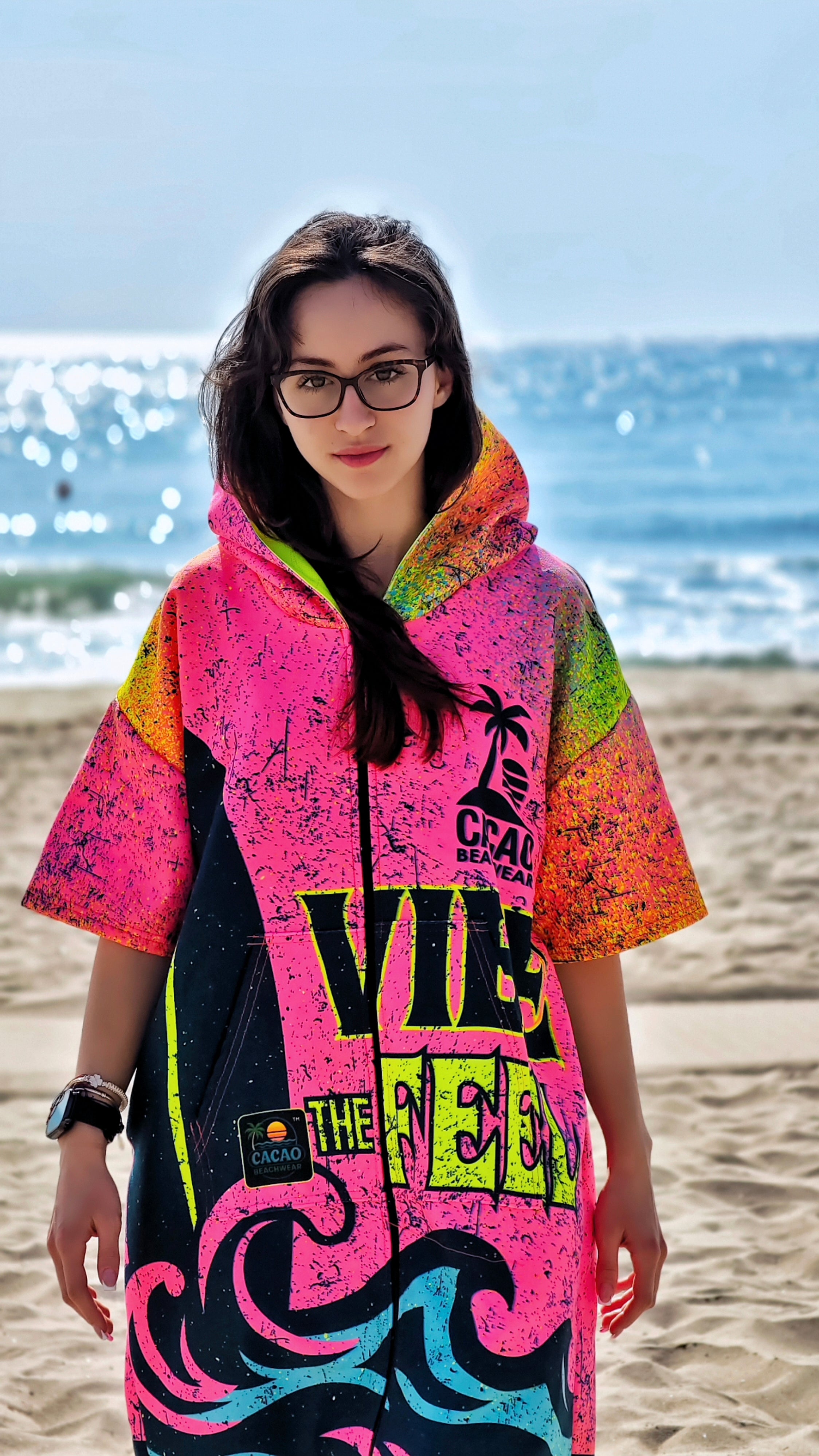 Paradise women’s beach poncho towel with hood, zipper and pockets – CACAO Beachwear™