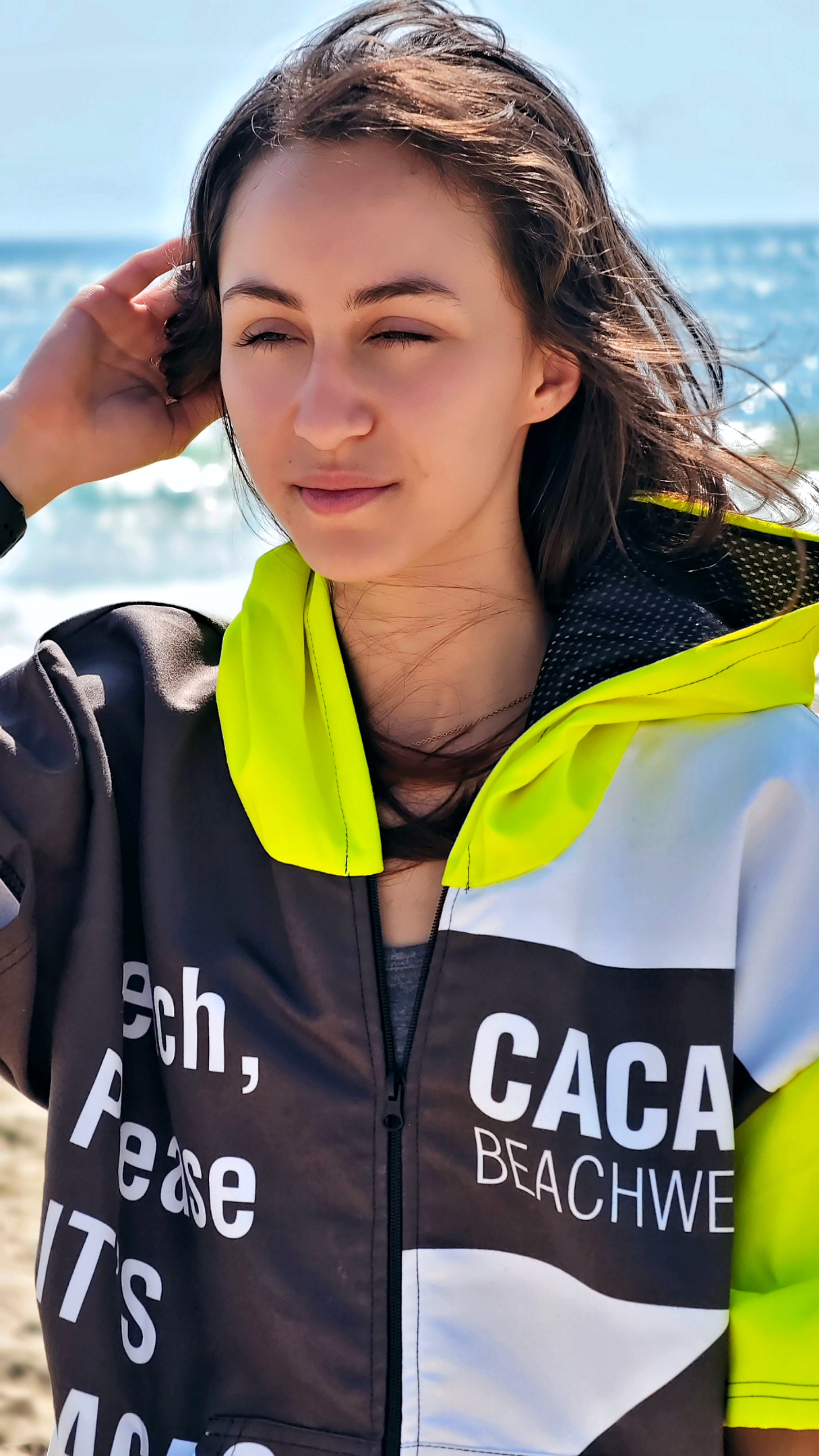 Solar Vibes women’s beach poncho NanoDry Ultra™ towel with hood, zipper and pockets – CACAO Beachwear™