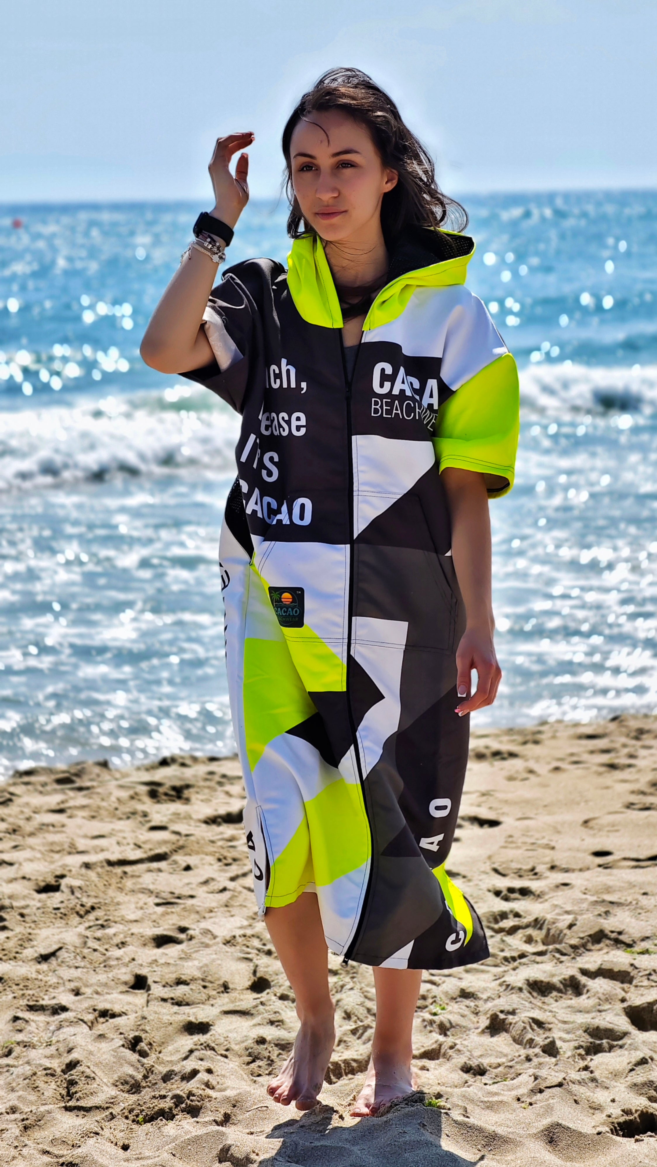 Solar Vibes women’s beach poncho NanoDry Ultra™ towel with hood, zipper and pockets – CACAO Beachwear™