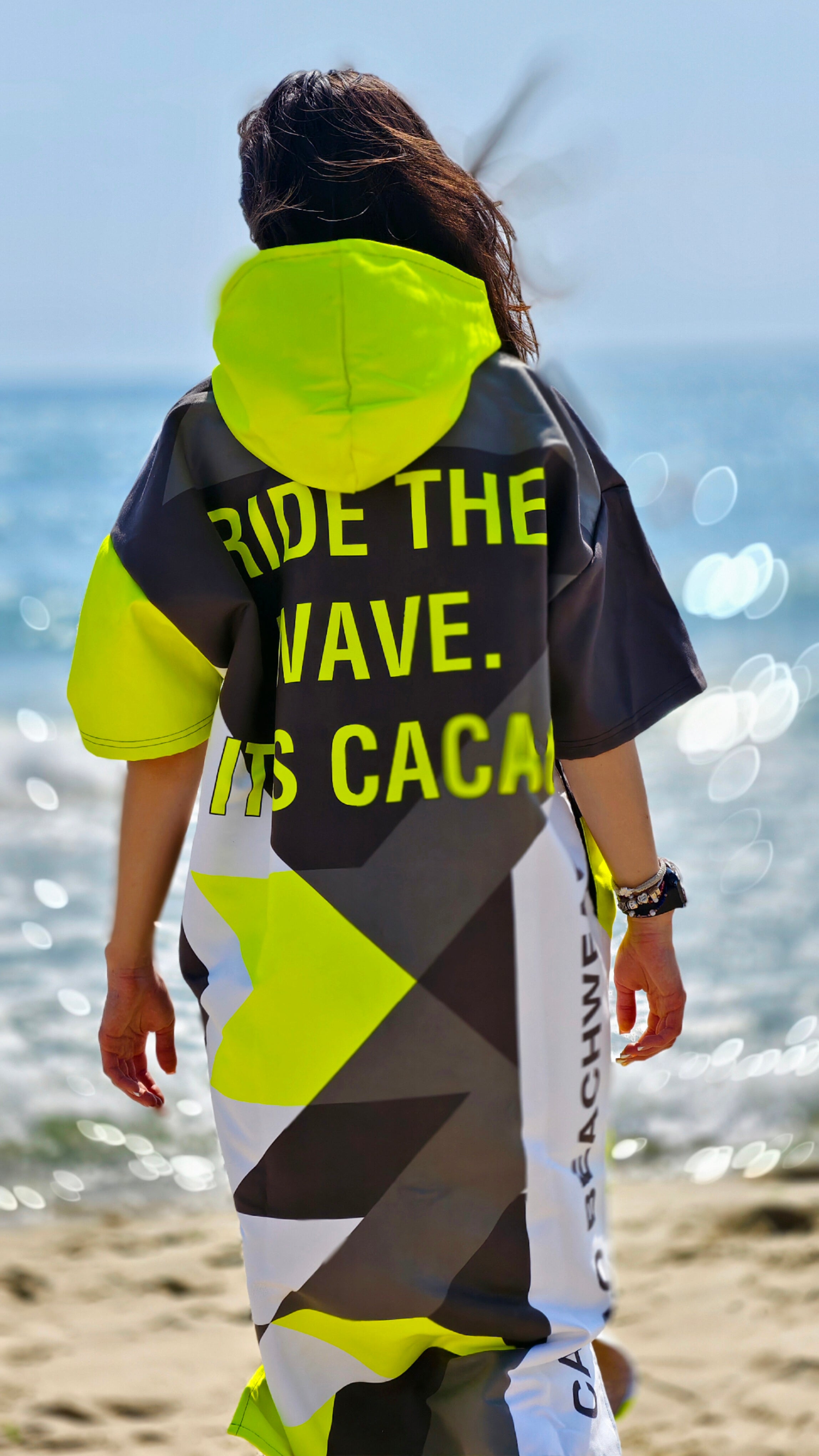 Solar Vibes women’s beach poncho NanoDry Ultra™ towel with hood, zipper and pockets – CACAO Beachwear™