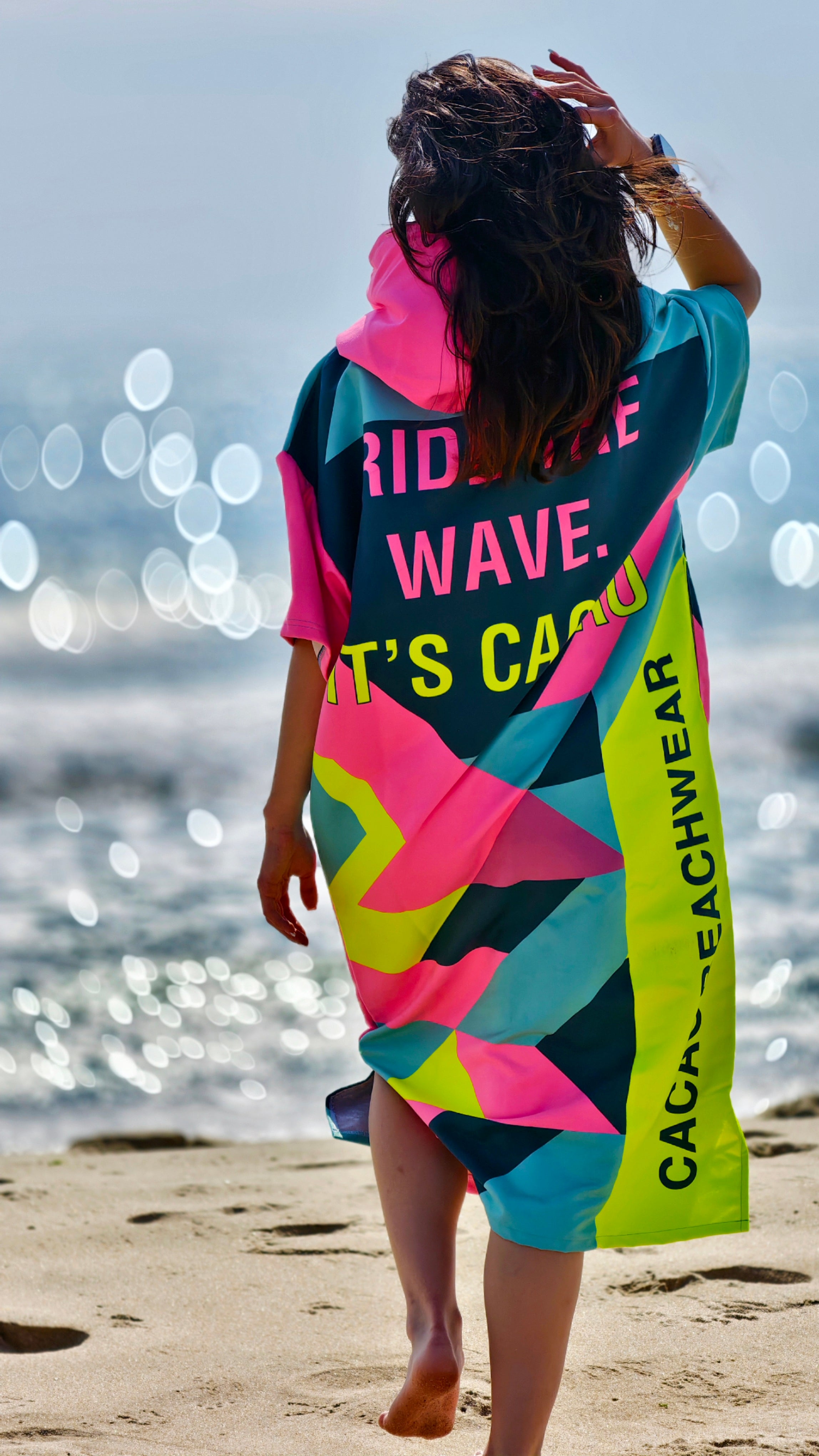 Colorful Solar Vibes women’s beach poncho NanoDry Ultra™ towel with hood, zipper and pockets – CACAO Beachwear™