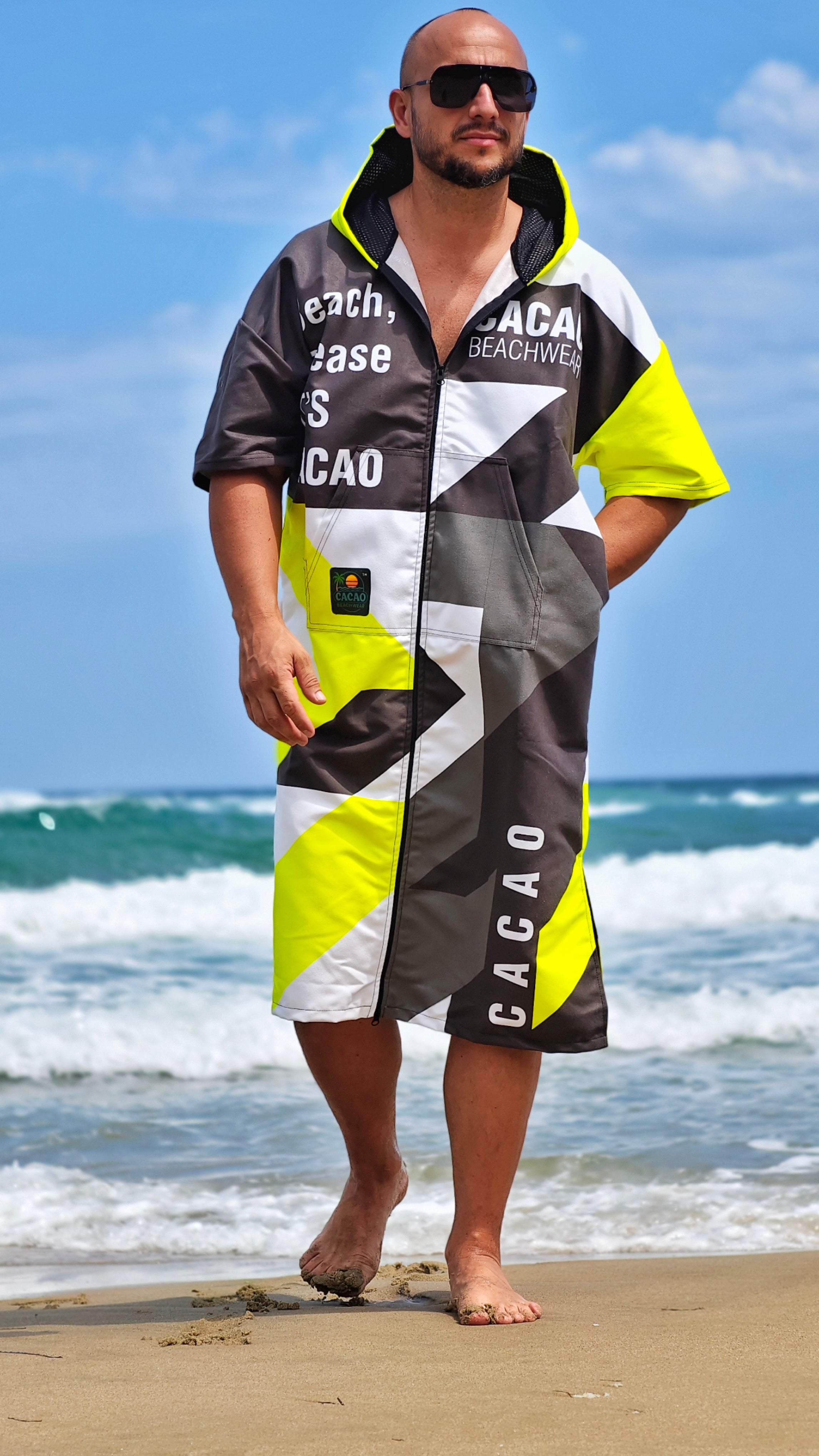 Solar Vibes men’s beach poncho NanoDry Ultra™ towel with hood, zipper and pockets – CACAO Beachwear™