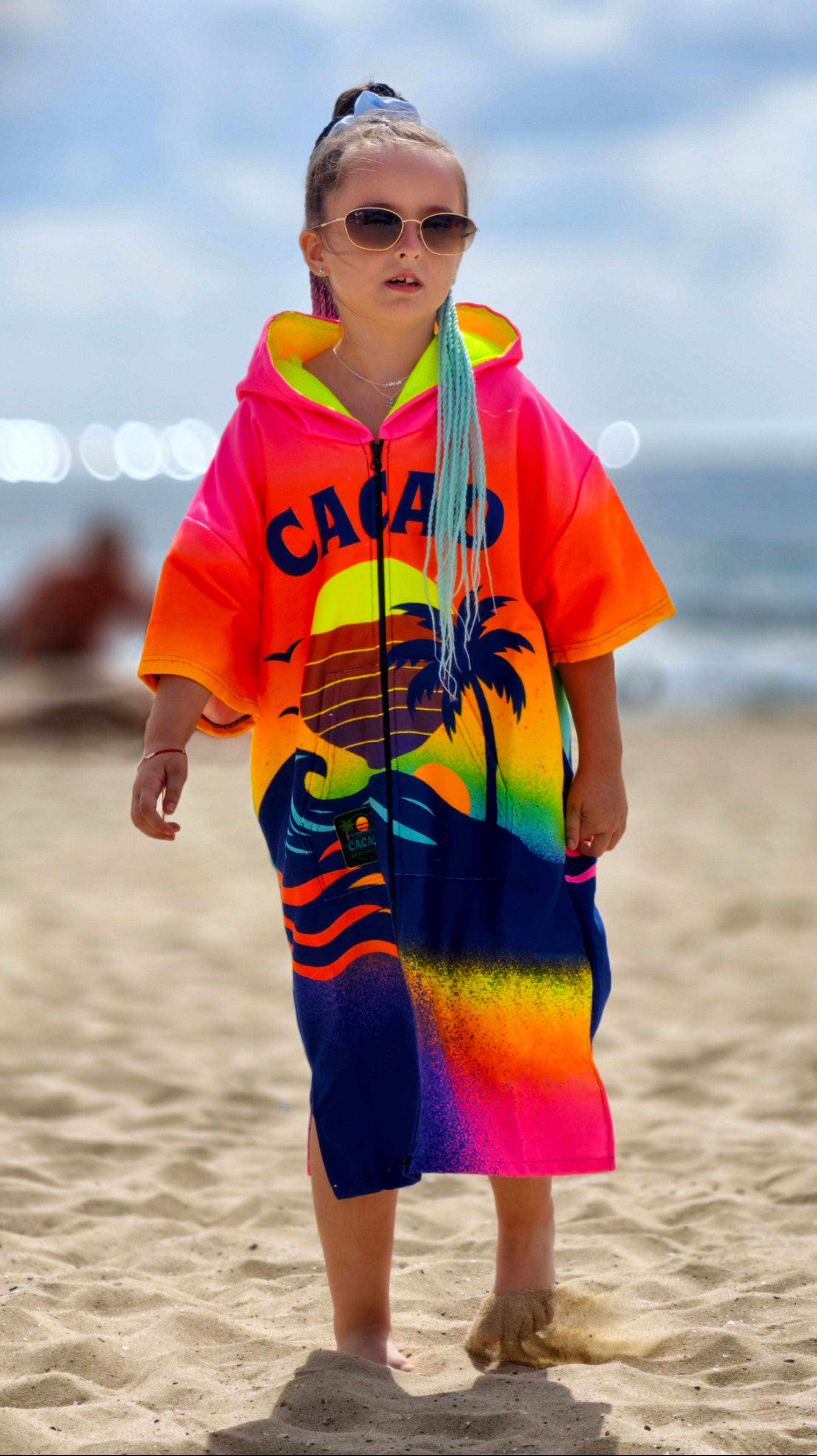 Pink Magic children’s beach poncho towel with hood, zipper and pockets – CACAO Beachwear™