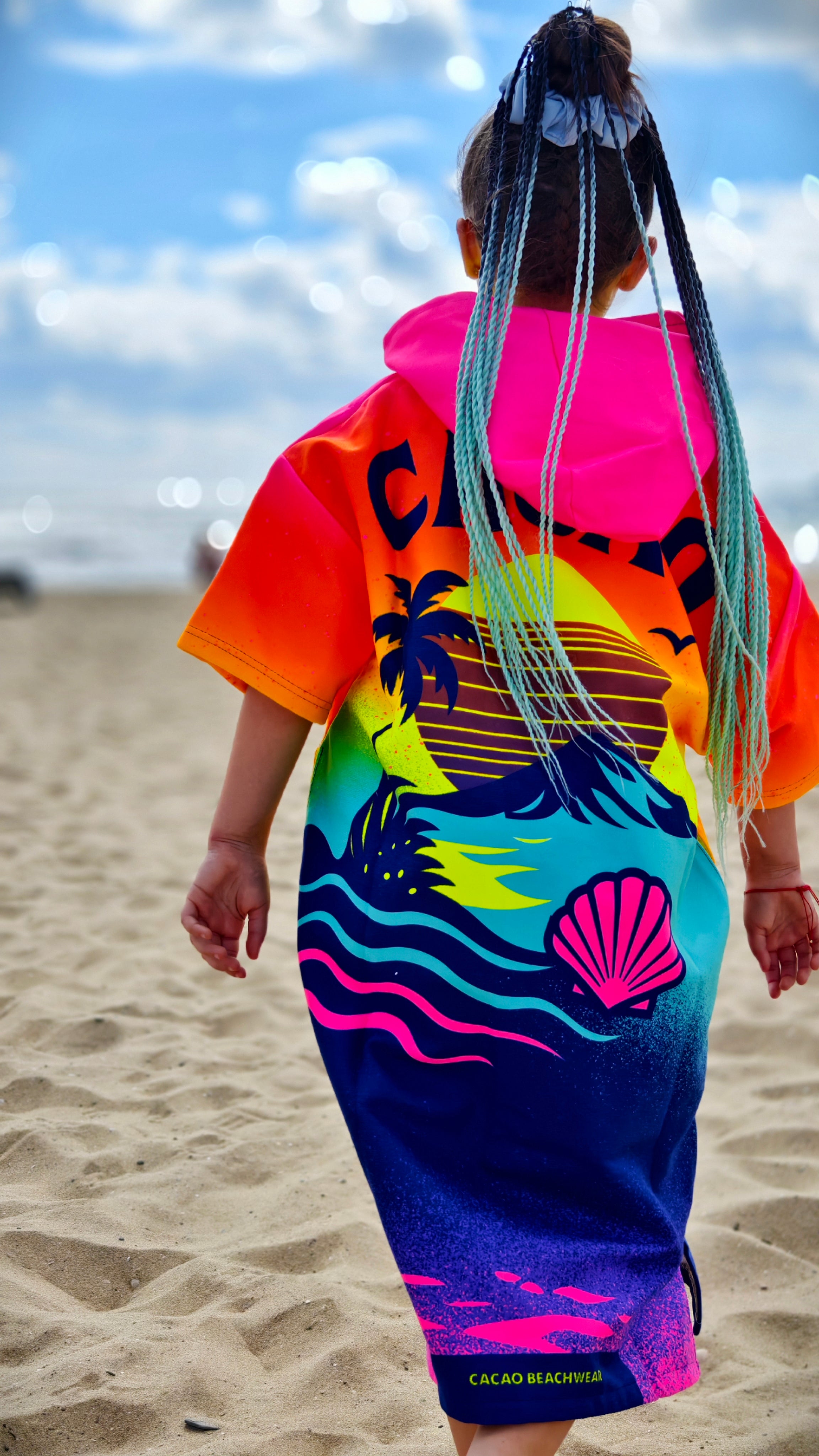 Pink Magic children’s beach poncho towel with hood, zipper and pockets – CACAO Beachwear™