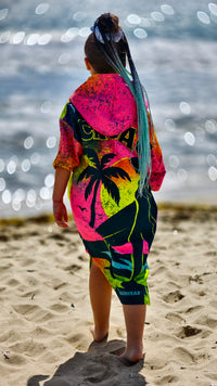 Poncho de playa Paradise para niñas con capucha, cremallera y bolsillos – CACAO Beachwear™

