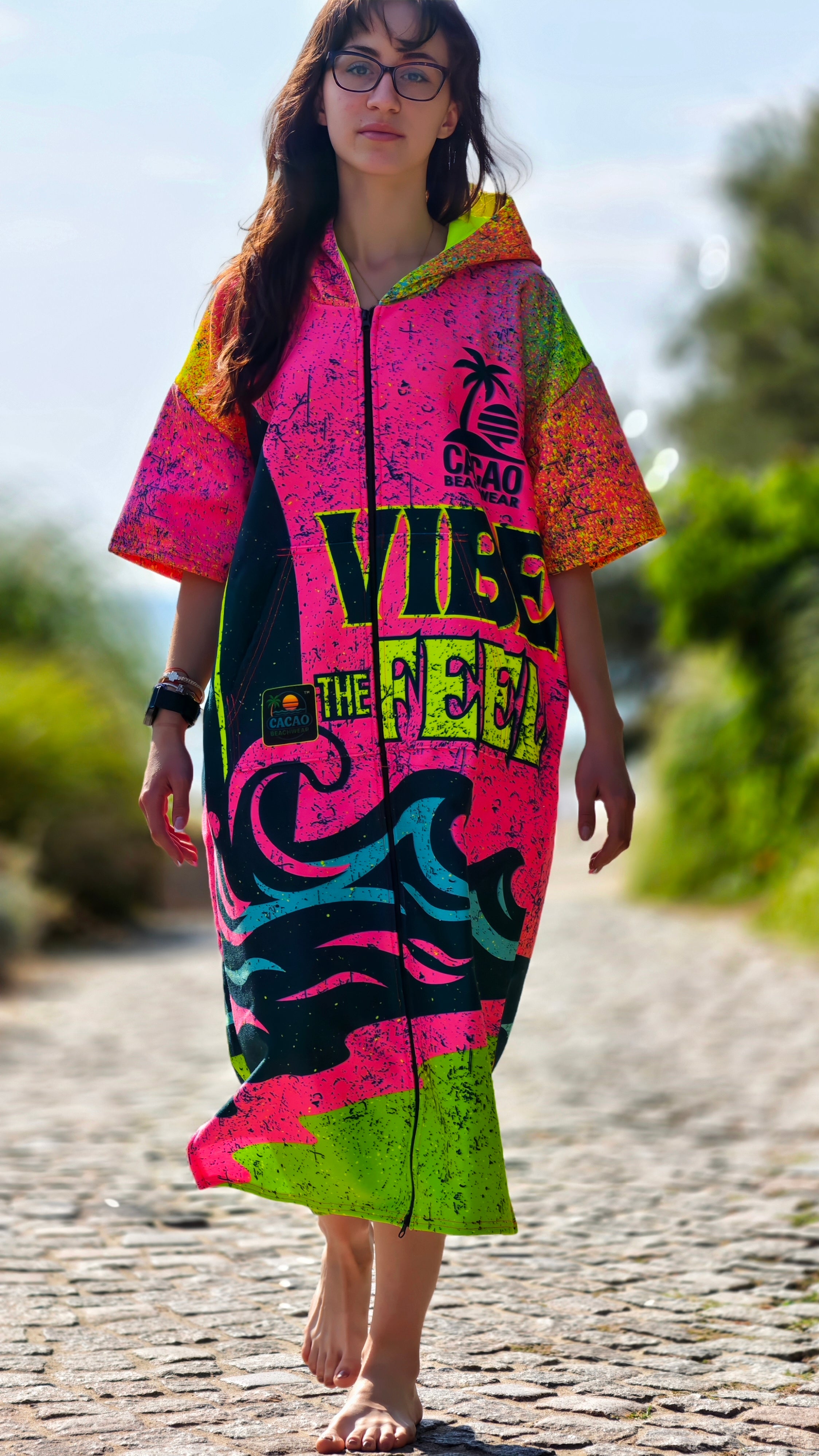 Paradise women’s beach poncho towel with hood, zipper and pockets – CACAO Beachwear™