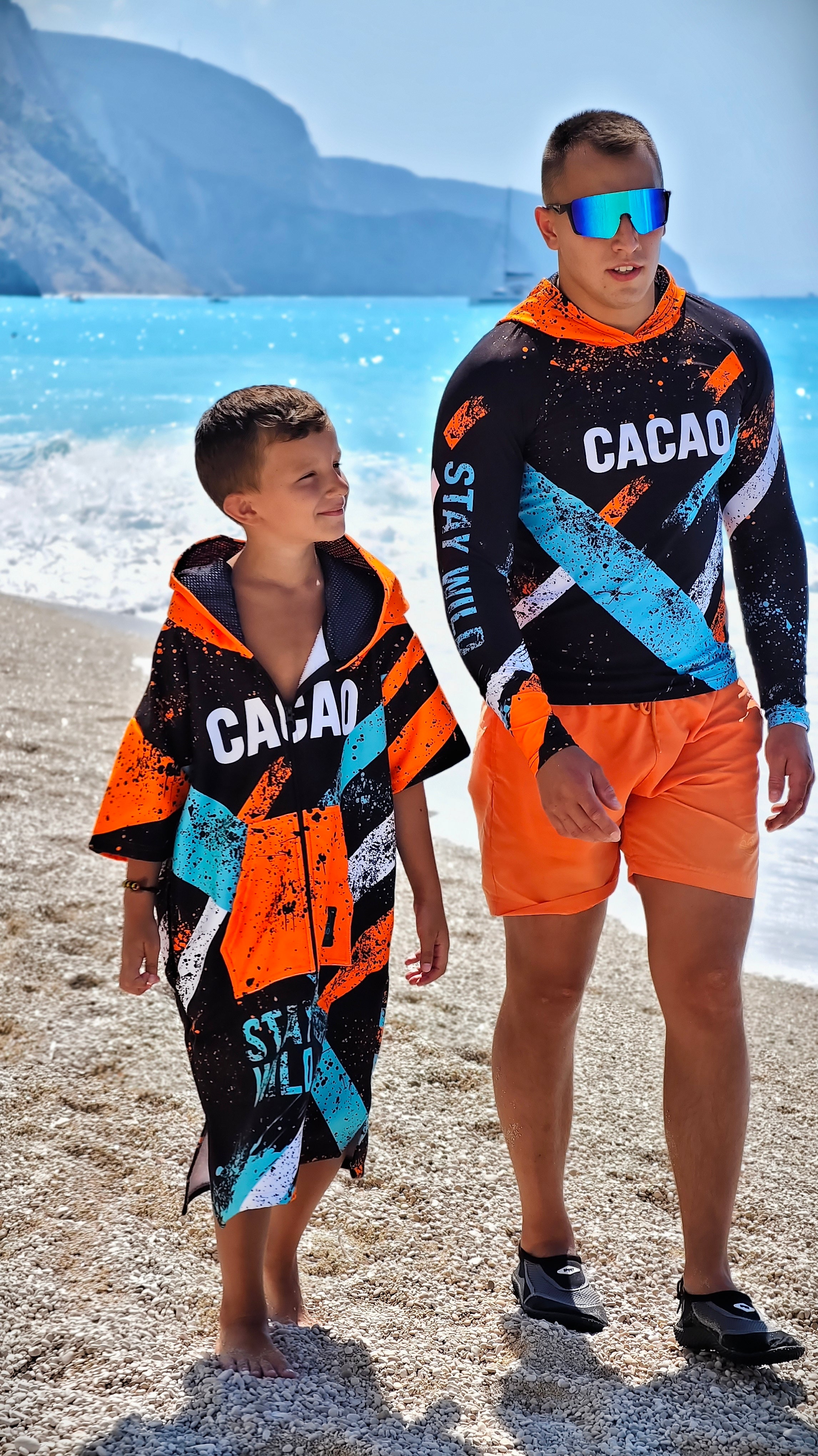 Blue Spirit children’s beach poncho towel with hood, zipper and pockets – CACAO Beachwear™