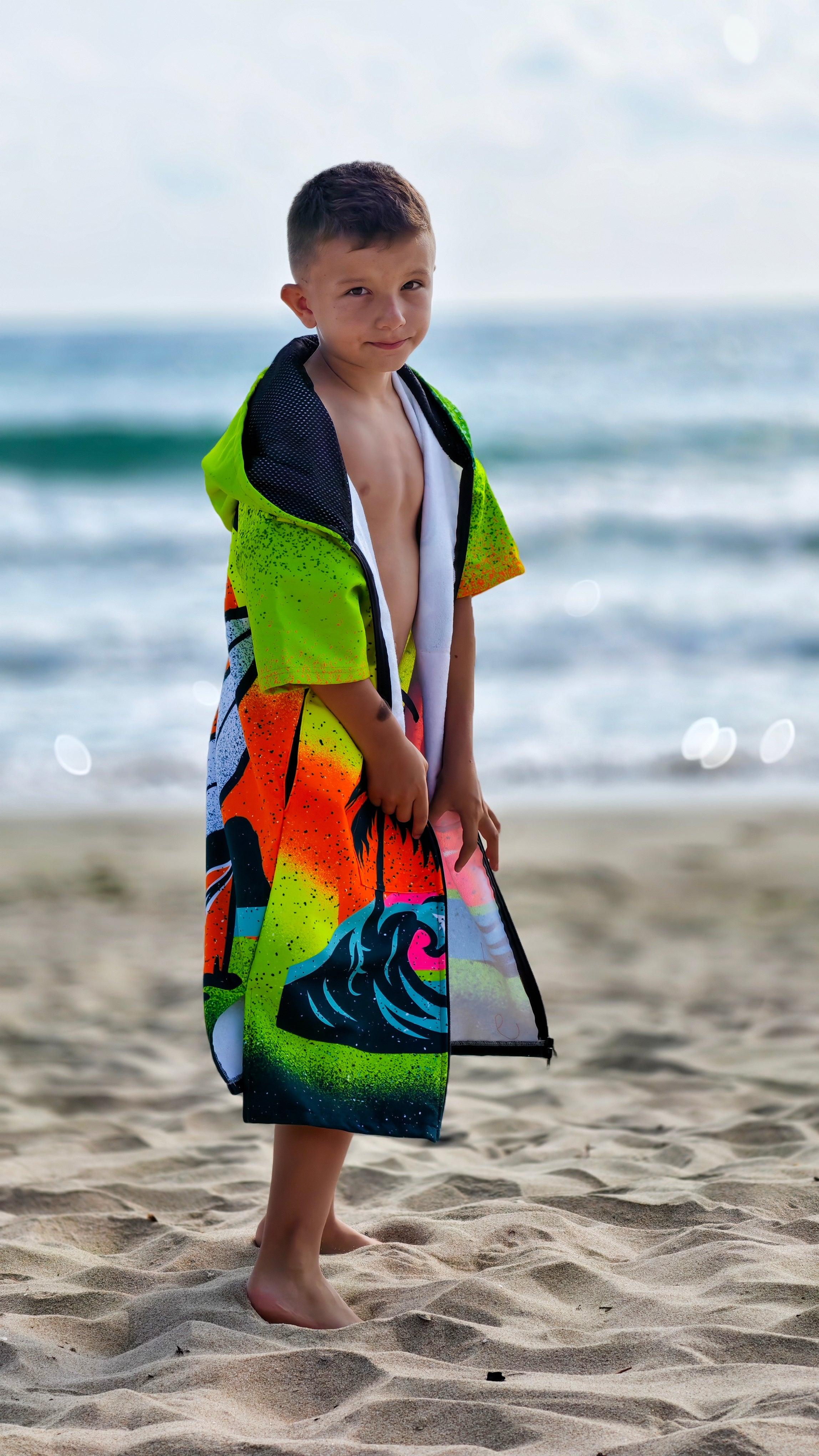 Surf Vibe children’s beach poncho towel with hood, zipper and pockets – CACAO Beachwear™