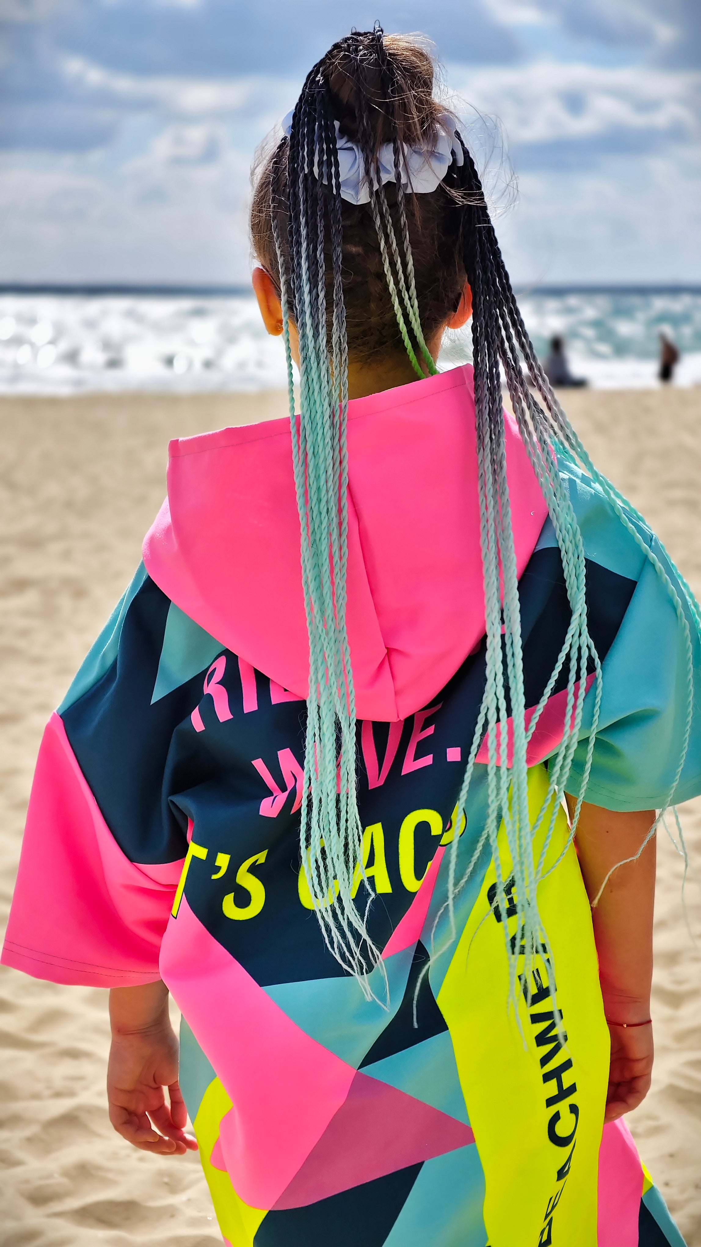 Colorful Solar Vibes children’s beach poncho NanoDry Ultra™ towel with hood, zipper and pockets – CACAO Beachwear™