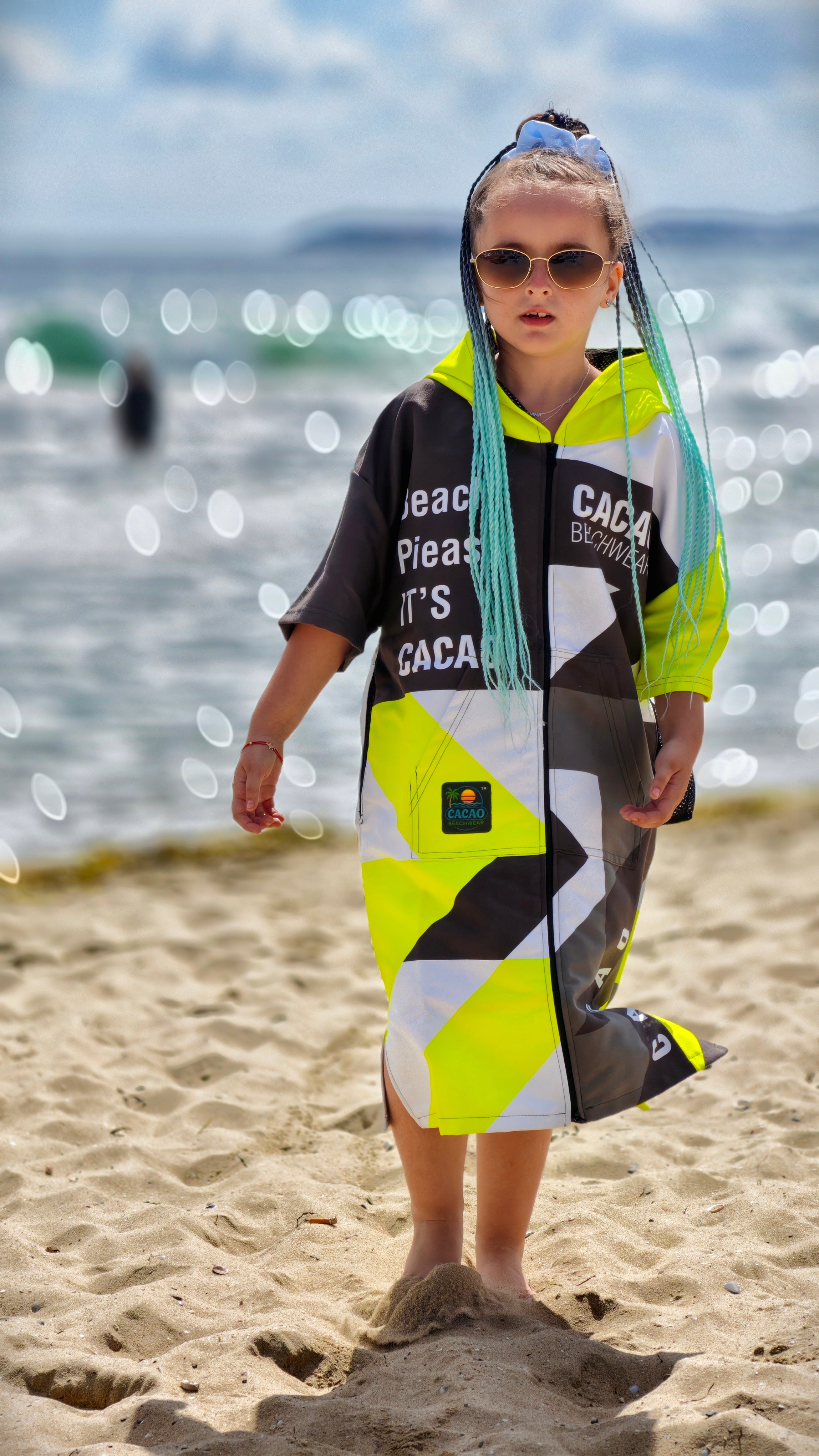 Solar Vibes children’s beach poncho NanoDry Ultra™ towel with hood, zipper and pockets – CACAO Beachwear™
