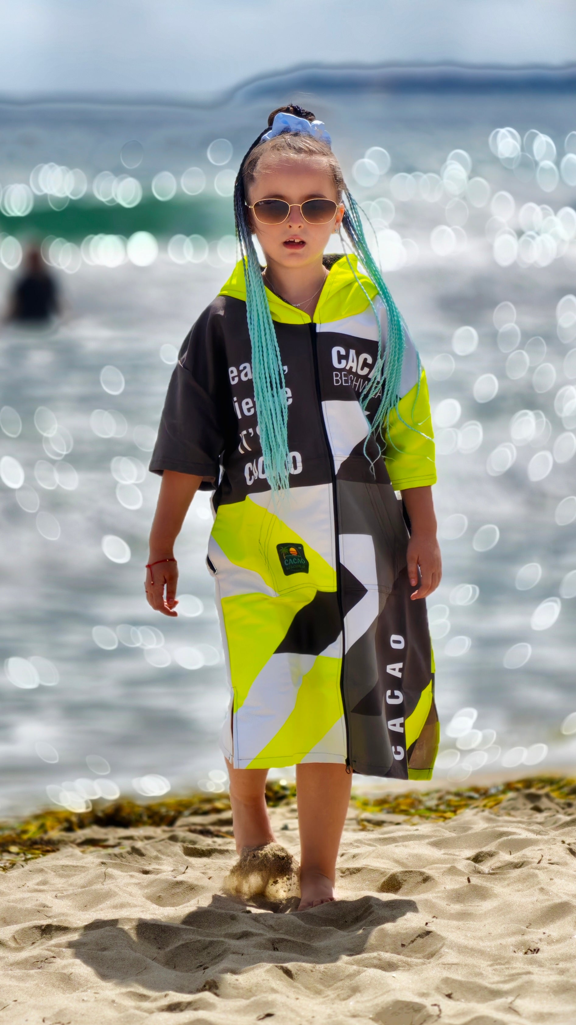 Solar Vibes children’s beach poncho NanoDry Ultra™ towel with hood, zipper and pockets – CACAO Beachwear™