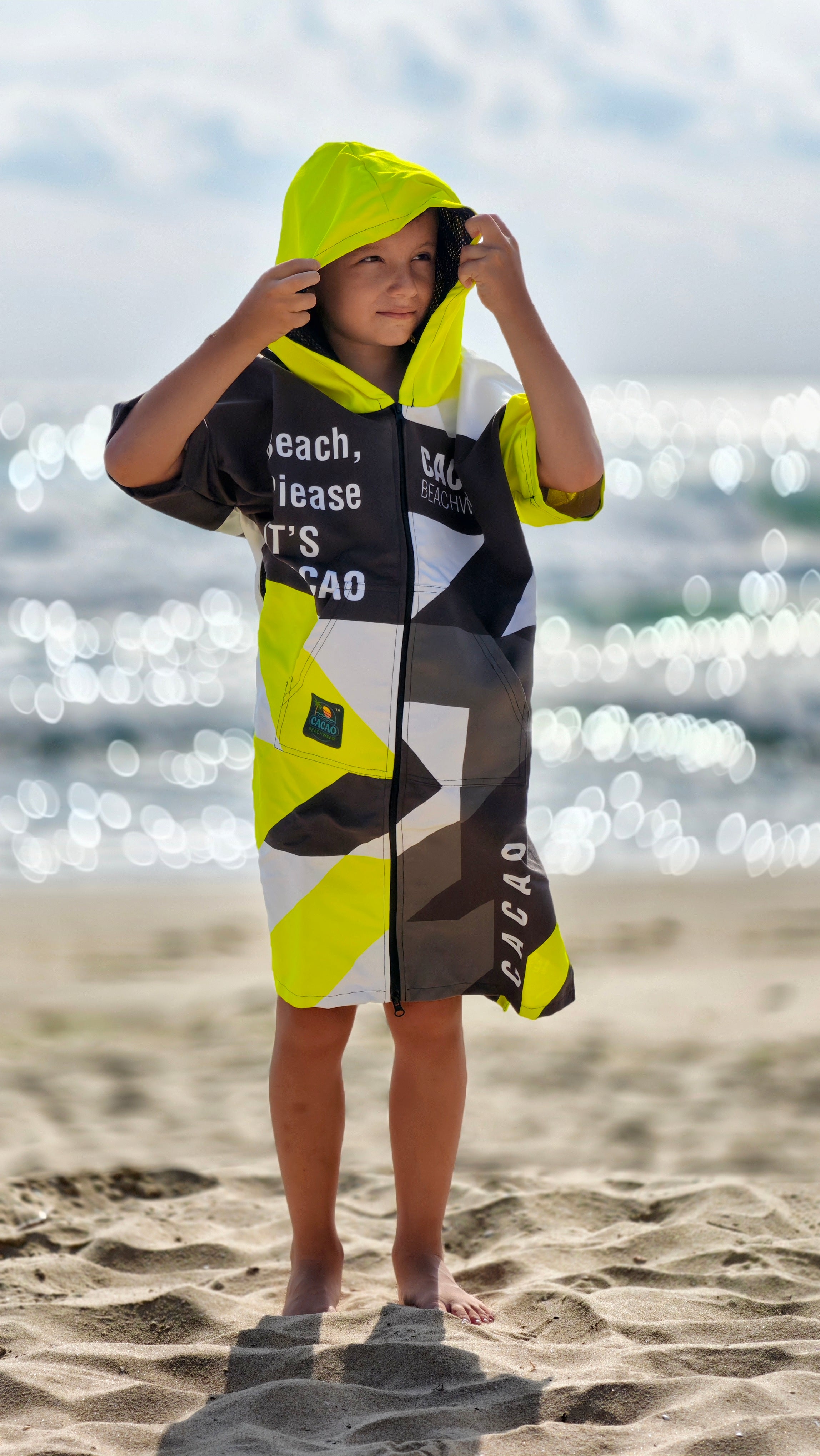 Solar Vibes children’s beach poncho NanoDry Ultra™ towel with hood, zipper and pockets – CACAO Beachwear™