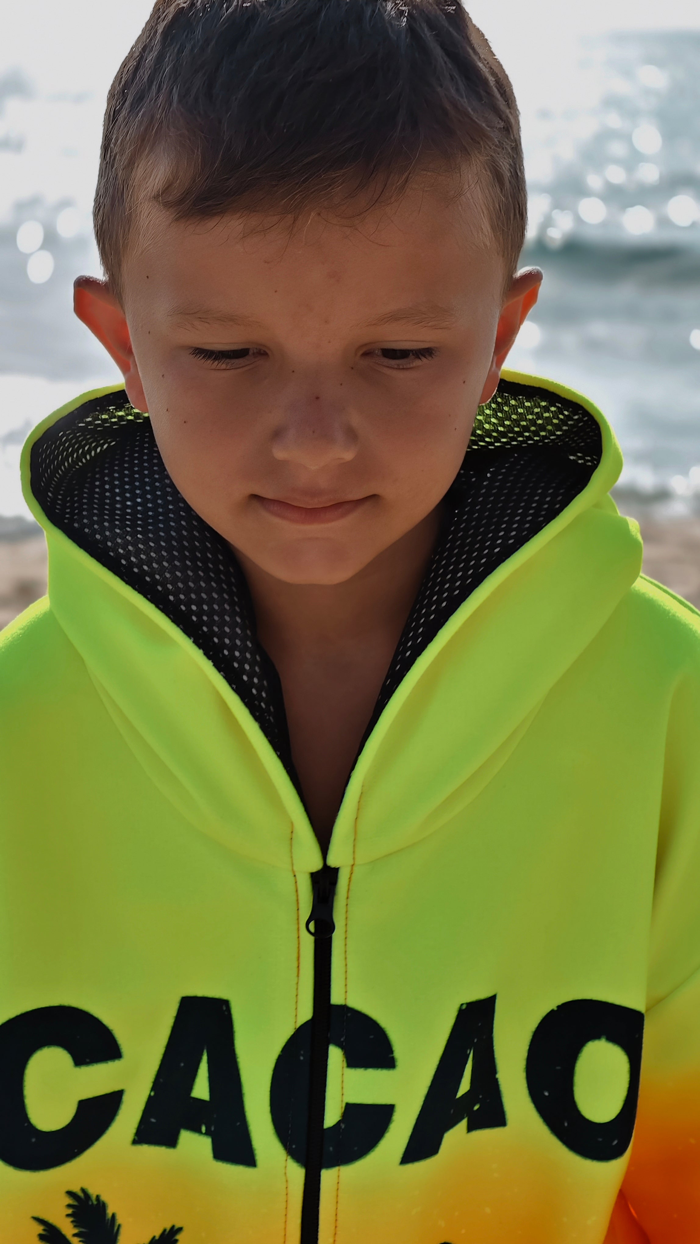 Sunset children’s beach poncho towel with hood, zipper and pockets – CACAO Beachwear™