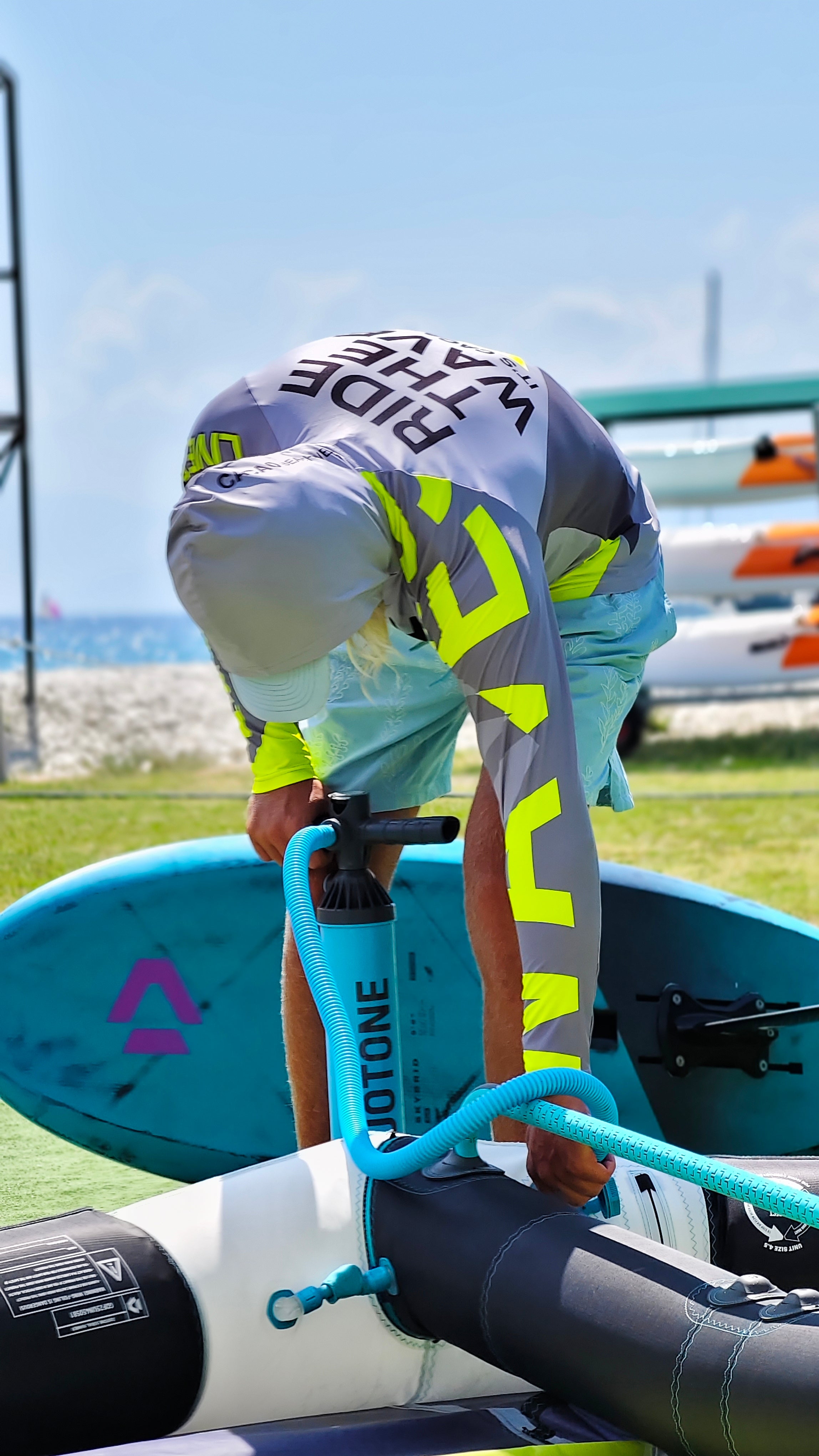 Solar Vibes men’s rashguard CACAO Beachwear™️ with UV Protection